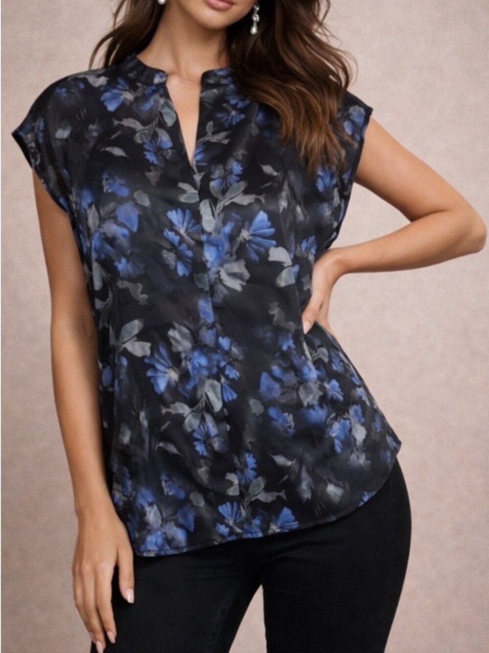 Elie Tahari Sleeveless Blouse Split Neck Black Blue Floral Print Size